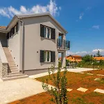 Apartman Front In *